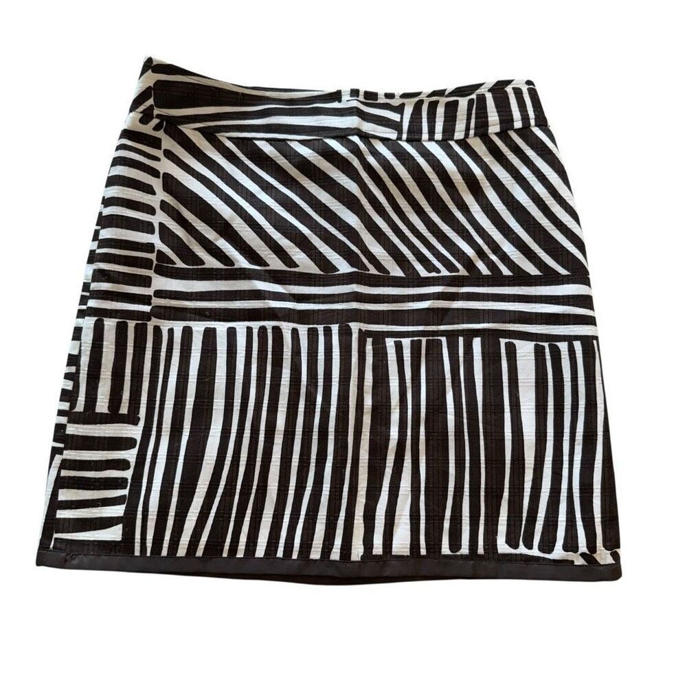 Ann Taylor size 8 petite geometric animal print skirt